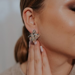 Asymetryczne kolczyki srebrne